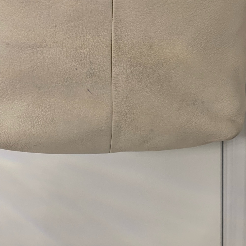 Very Rare Find! Elliott Lucca Peacock Feather Design Cream Bag.  Arm Candy! - Picture 16 of 17